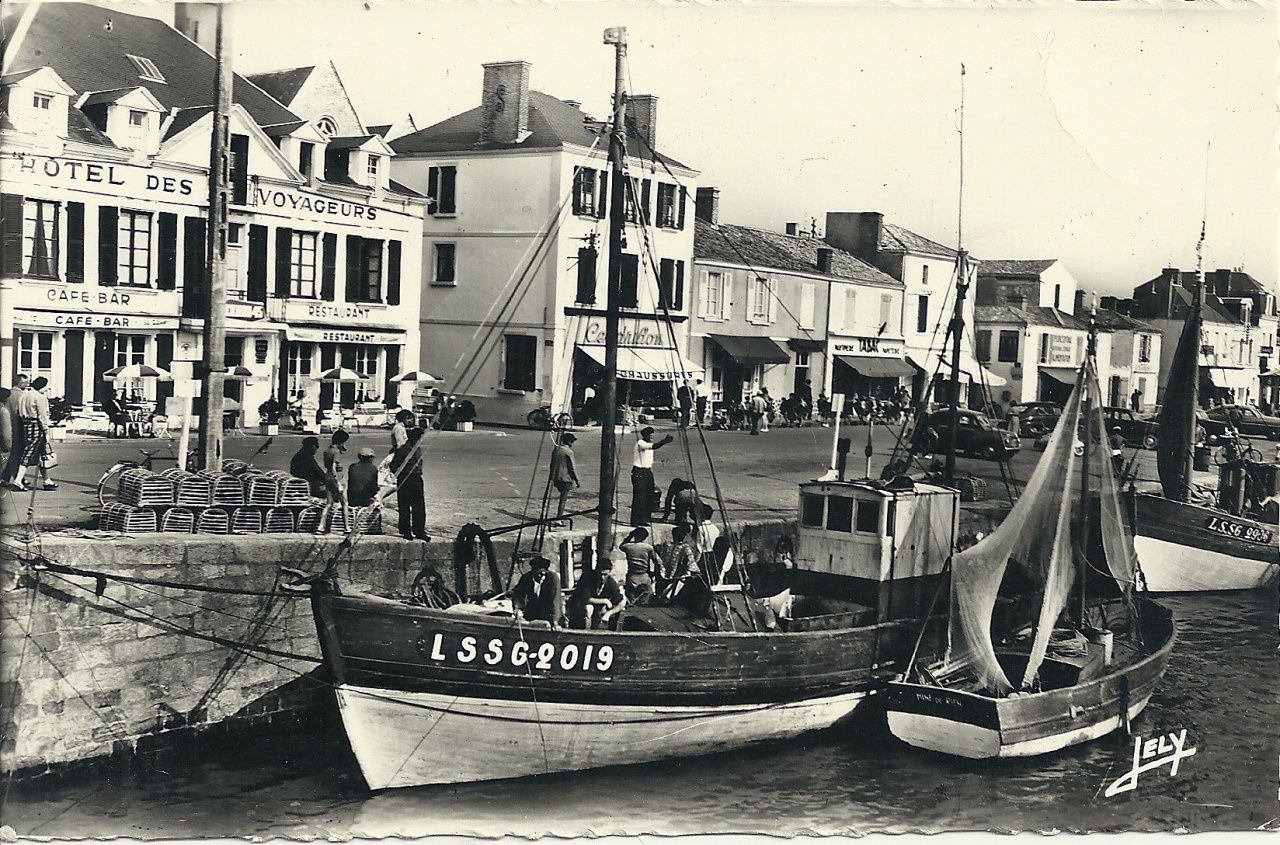 St-Gilles-sur-Vie, bateaux à quai.