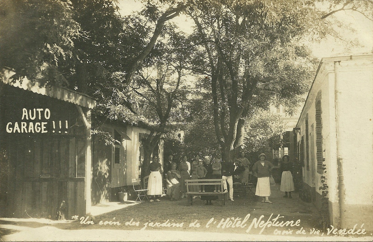 Croix-de-Vie, un coin des jardins, hôtel Neptune.