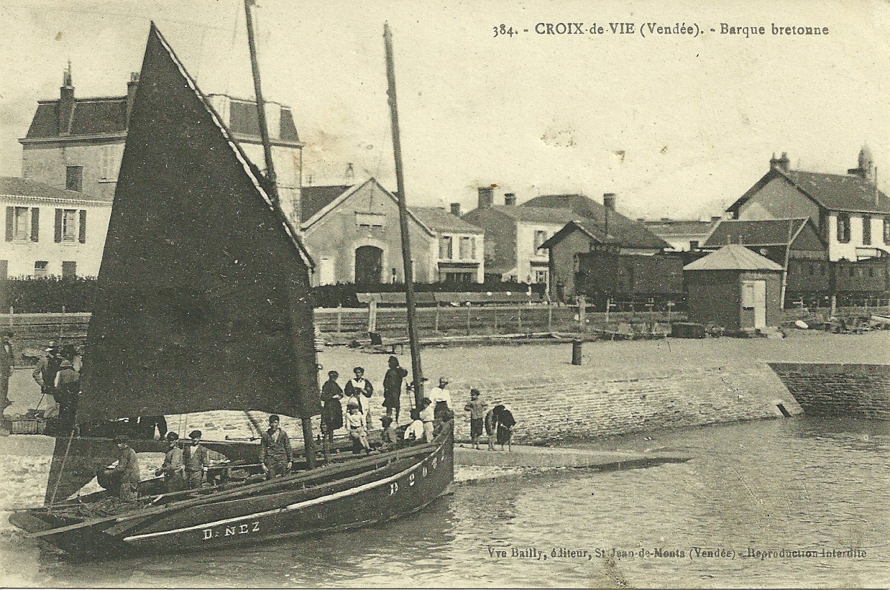 Croix-de-Vie, barque bretonne.