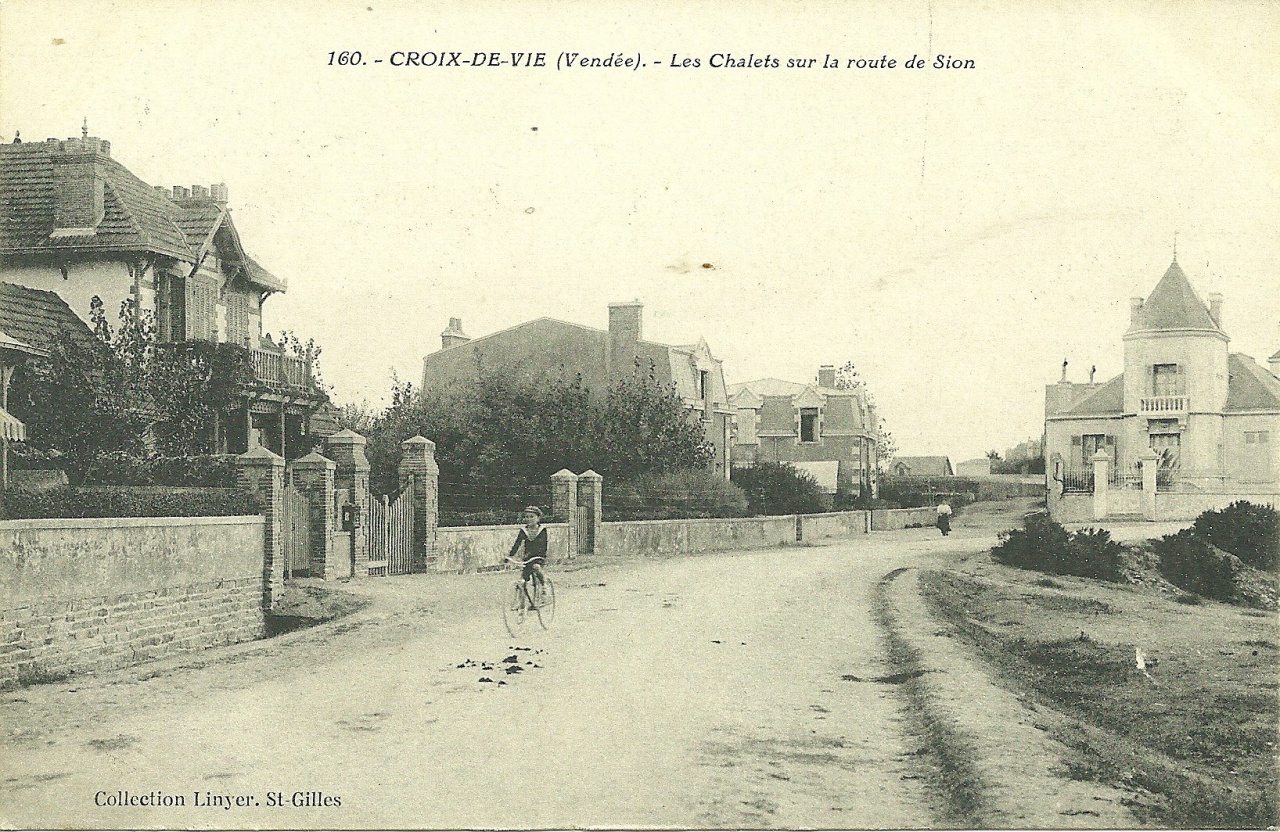Croix-de-Vie, chalets sur la route de Sion.