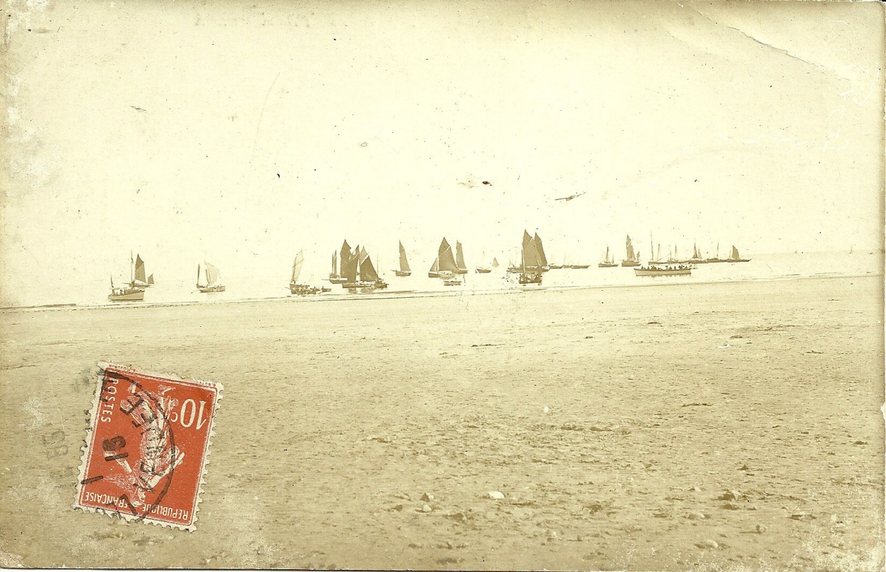 Croix-de-Vie, sortie des bateaux sardiniers.