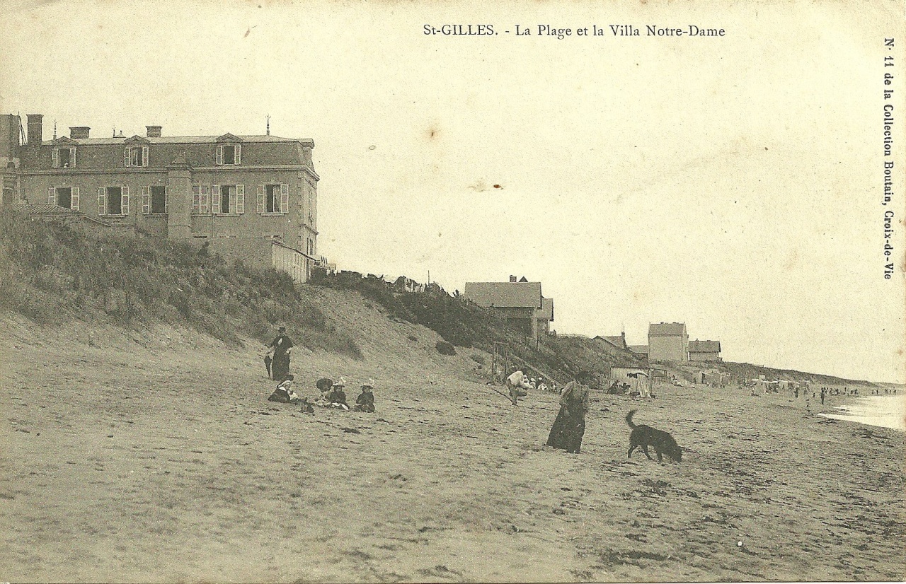 St-Gilles-sur-Vie, la plage et la villa Notre-Dame.