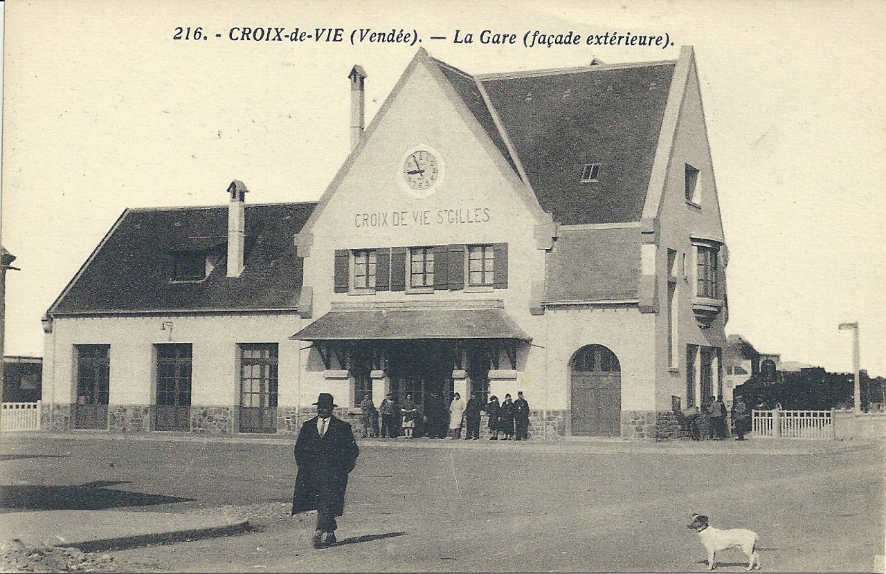Croix-de-Vie, façade extérieure.