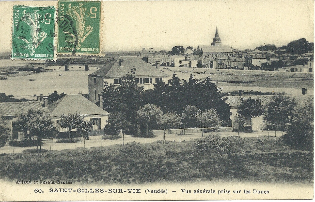 St-Gilles-sur-Vie, vue générale prise sur les dunes.