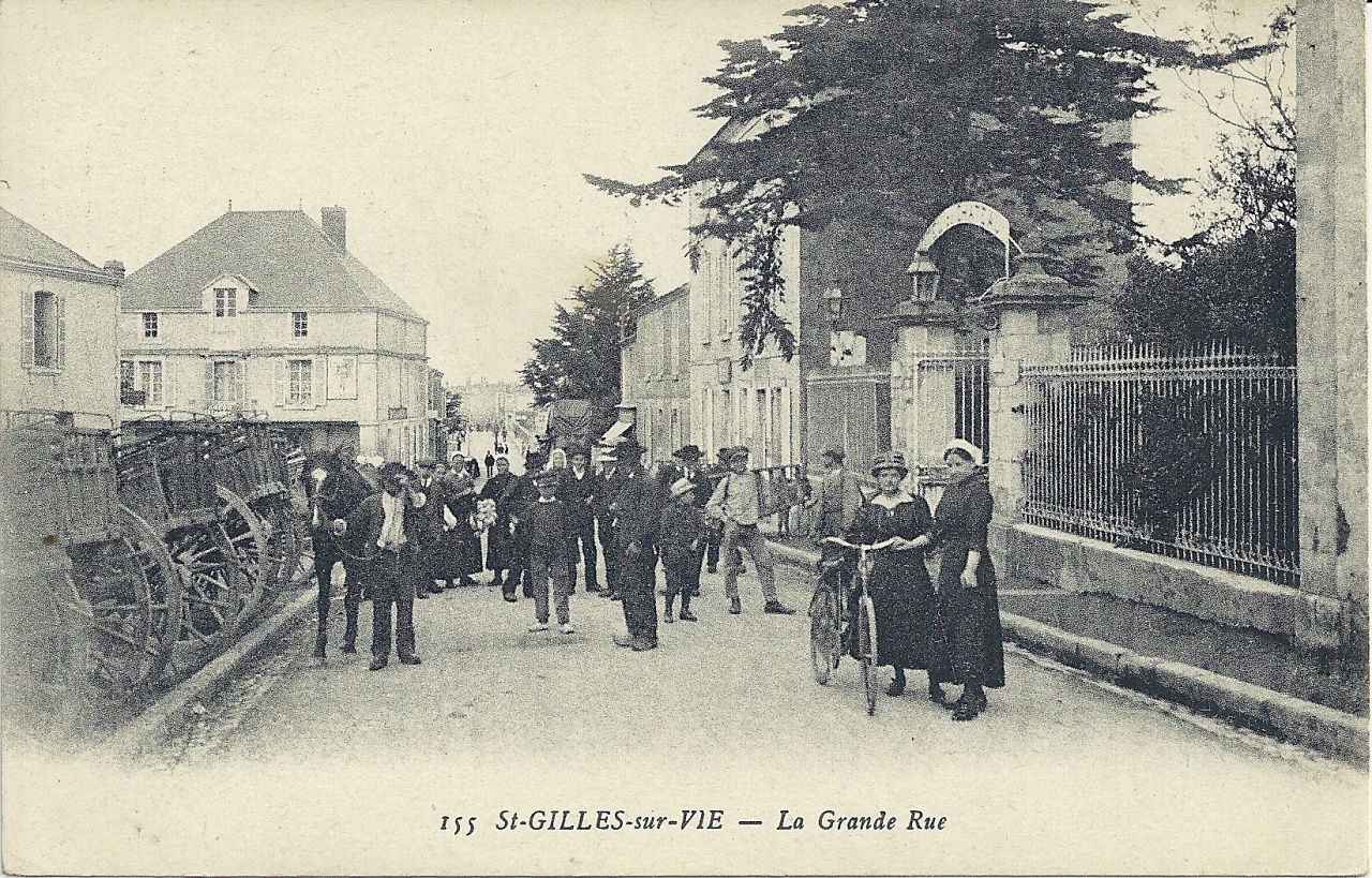 St-Gilles-sur-Vie, la grande rue.