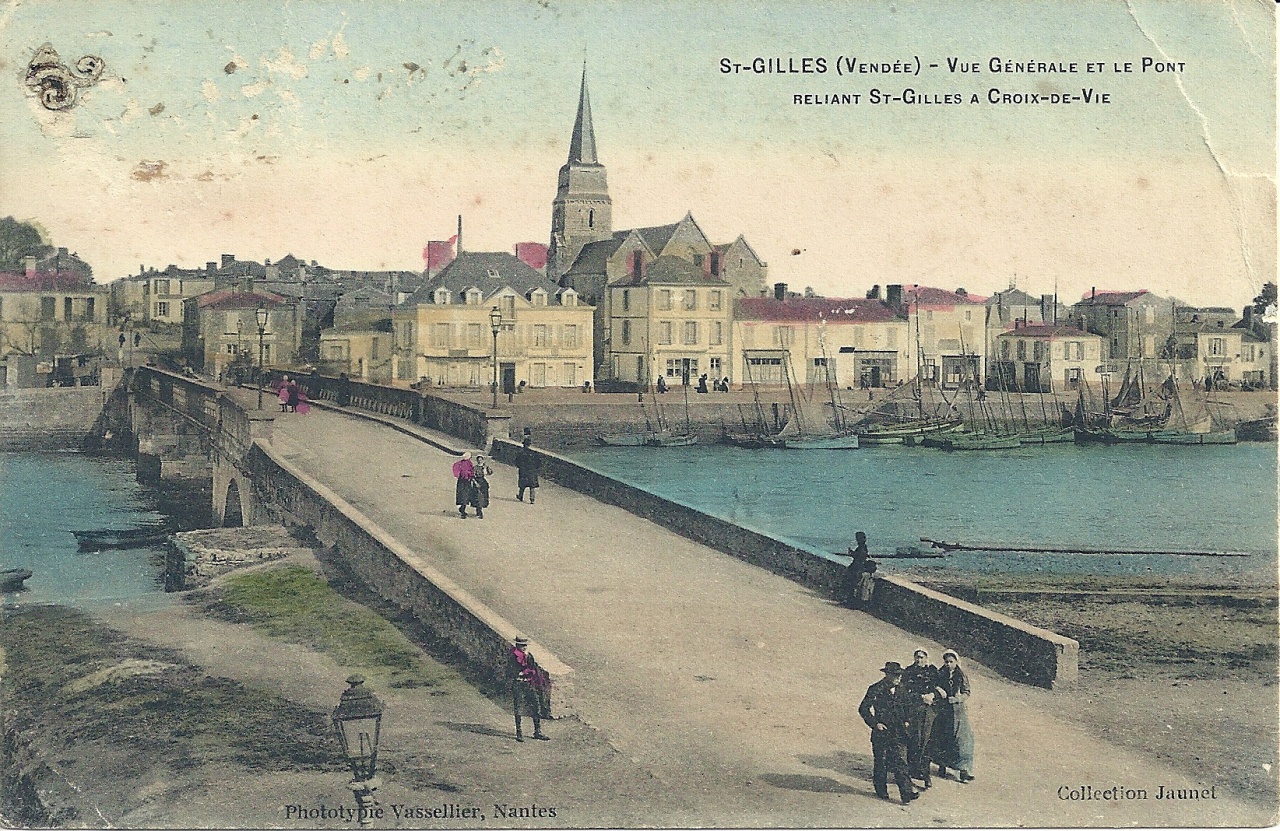 St-Gilles-sur-Vie, vue générale et le pont reliant.