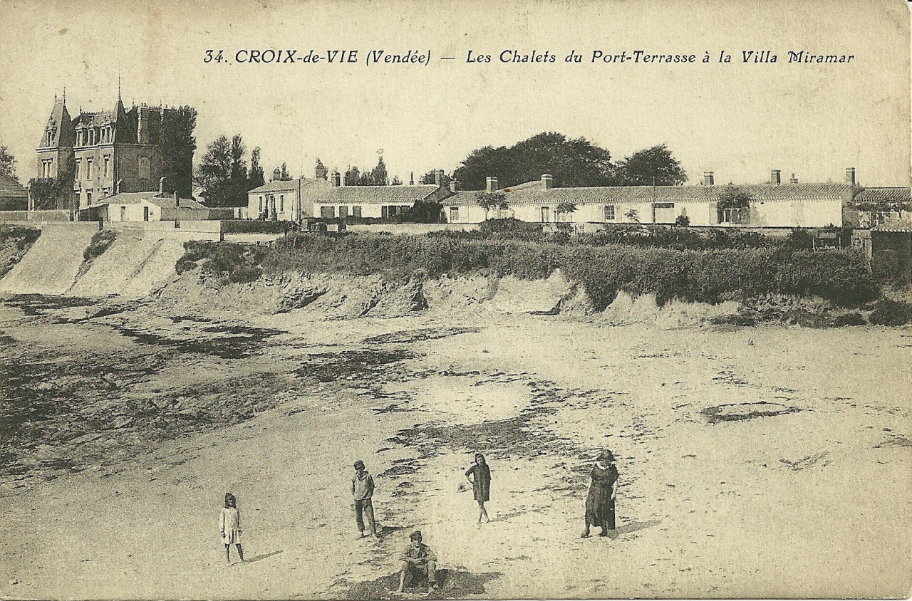 Croix-de-Vie, les chalets de Port-Terrasse à la villa Miramar.