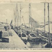 St-Gilles-Croix-de-Vie, le quai à marée montante.