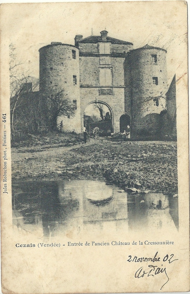 Cezais, entrée du château de la Cresonnière.