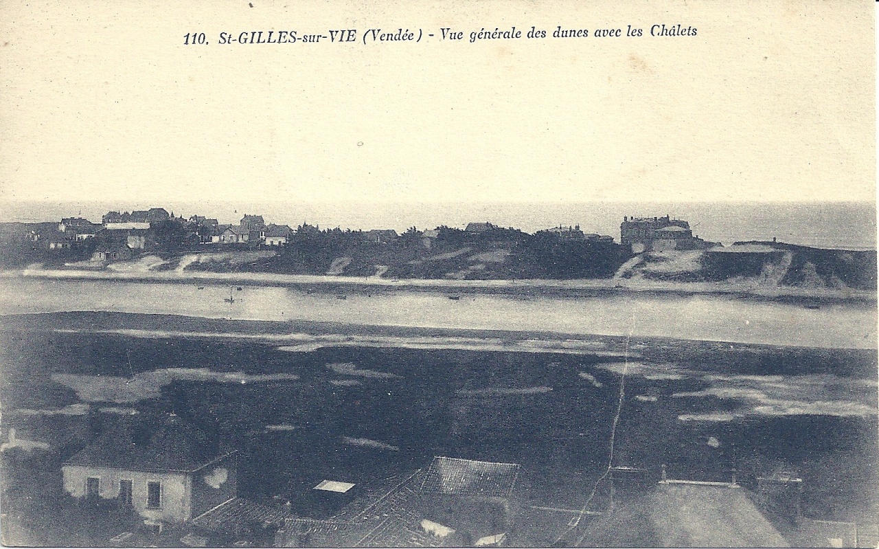 St-Gilles-sur-Vie, vue générale des dunes avec les chalets.
