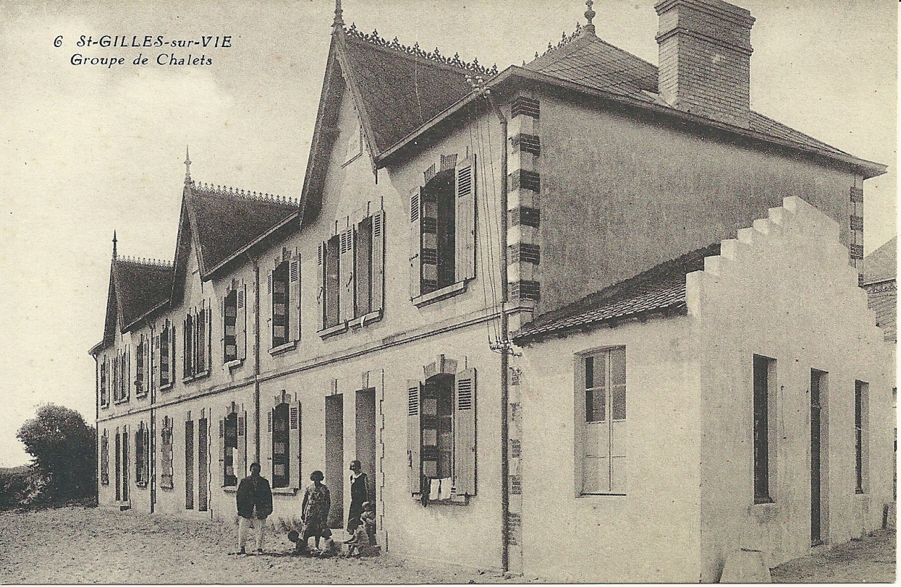 St-Gilles-sur-Vie, villas Les Pins et Les Peupliers.