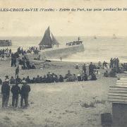 Croix-de-Vie, entrée du port, vue prise pendant les régates.