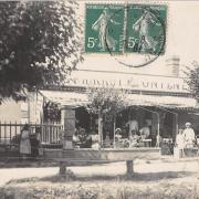 Saint-Gilles-sur-Vie, café avenue de la plage.