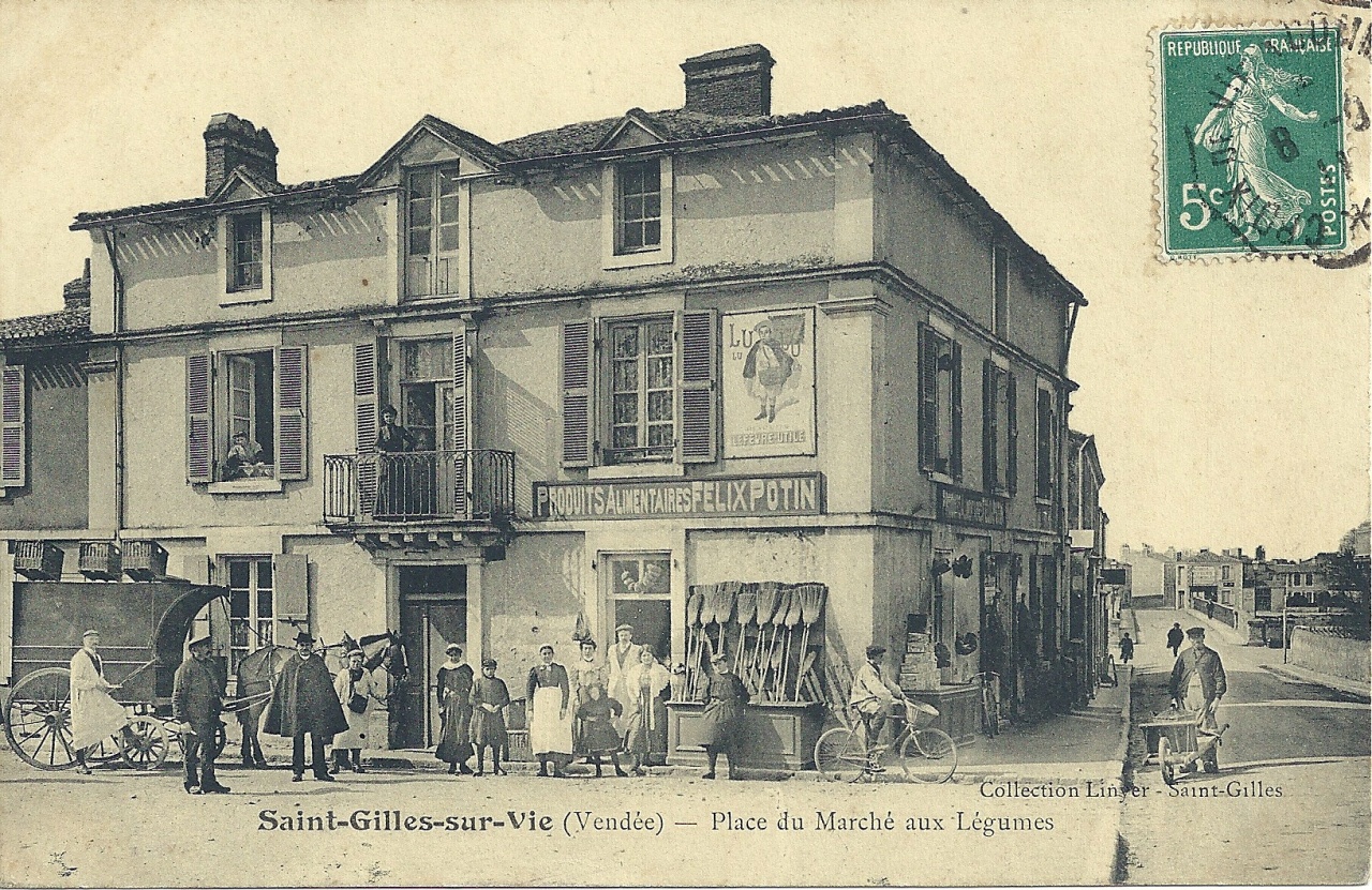 St-Gilles-sur-Vie, place du marché aux légumes.