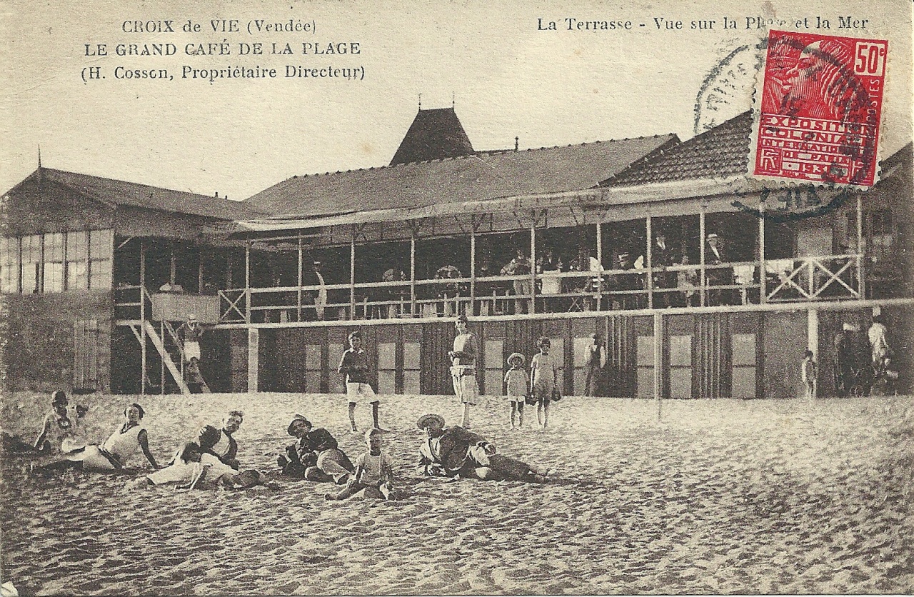 Croix-de-Vie, le grand café de la plage.