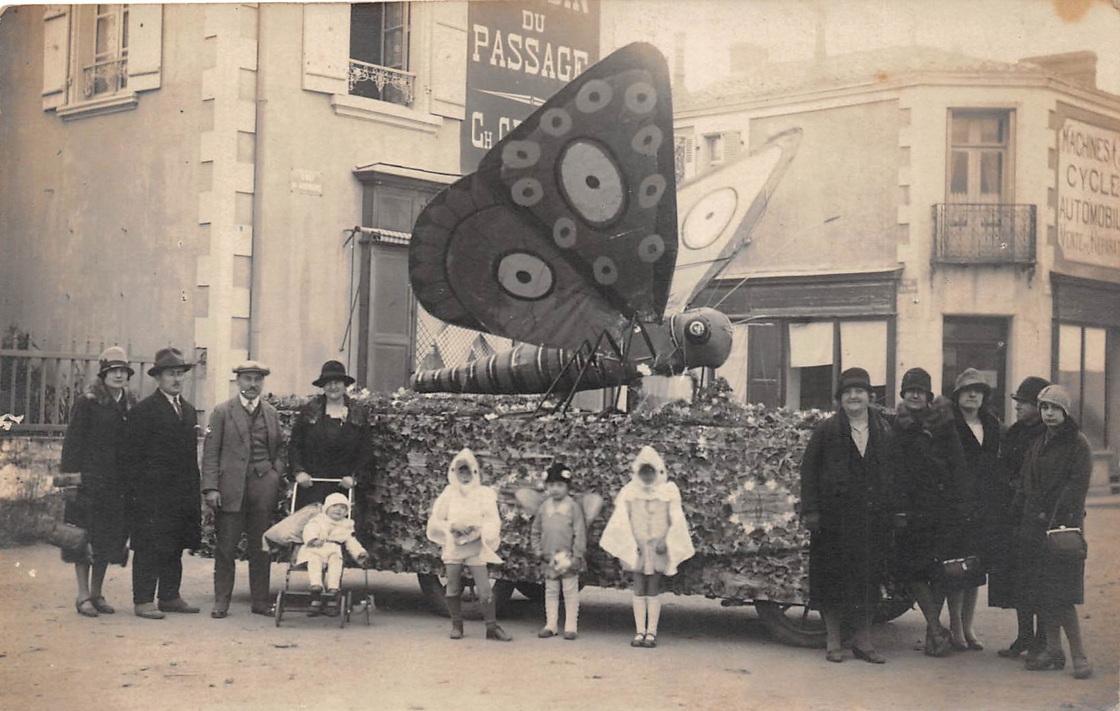 Croix-de-Vie, fête des fleurs en 1920.