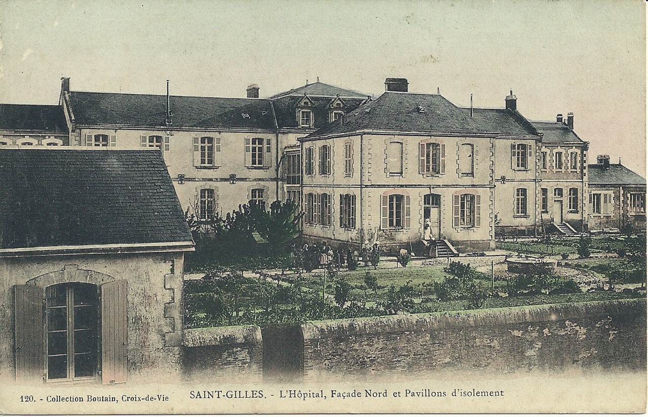 St-Gilles-sur-Vie, l'hôpital, façade Nord et pavillon d'isolement.