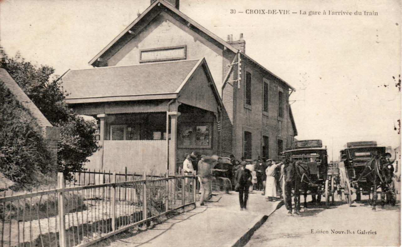 Croix-de-Vie, la gare à l'arrivée du train.