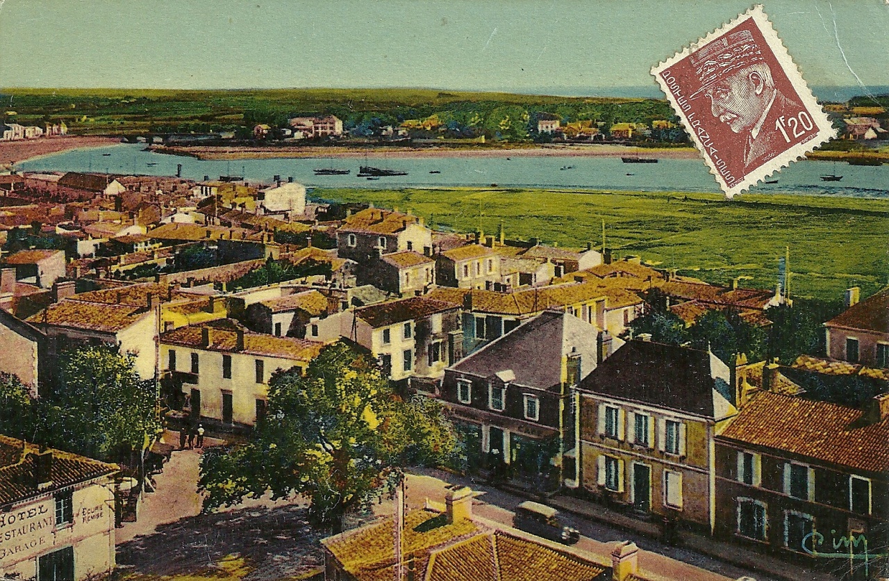 Croix-de-Vie, panorama et chalets sur la rivière.