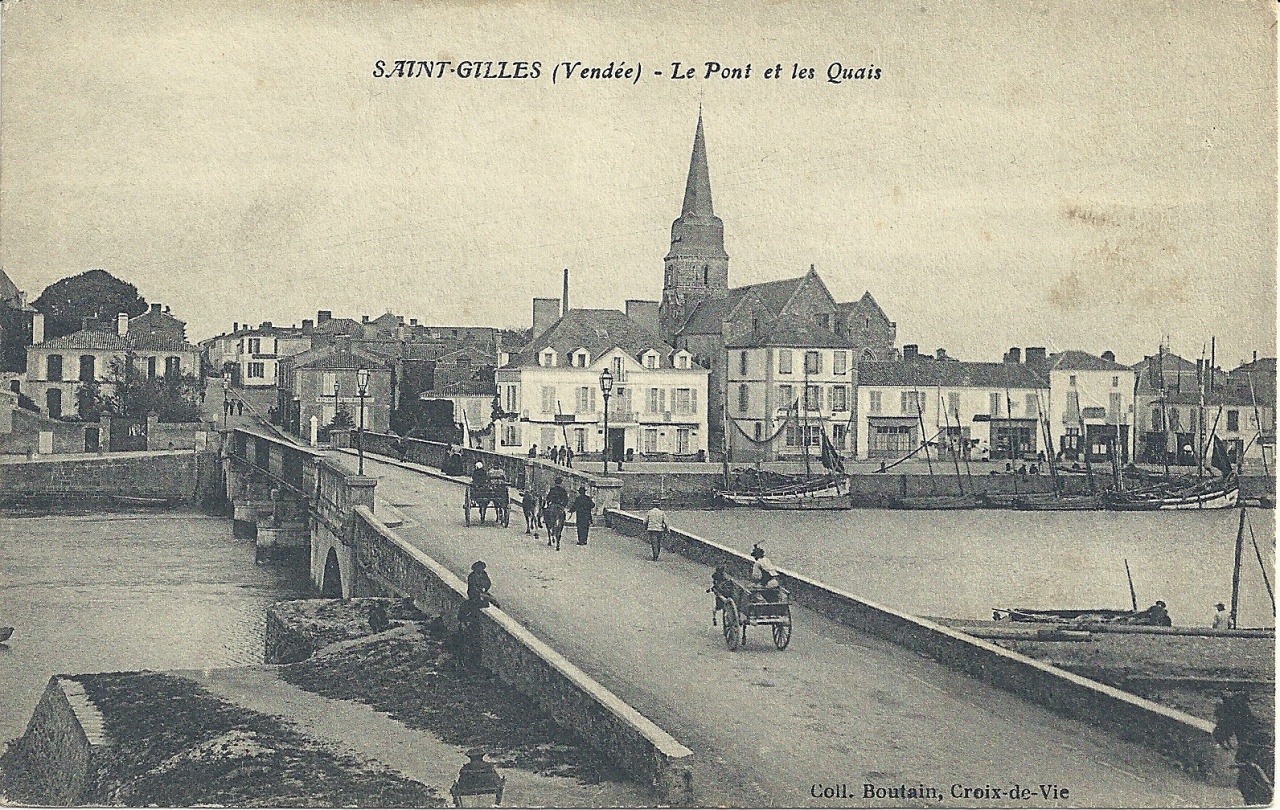 St-Gilles-sur-Vie, le pont et les quais.