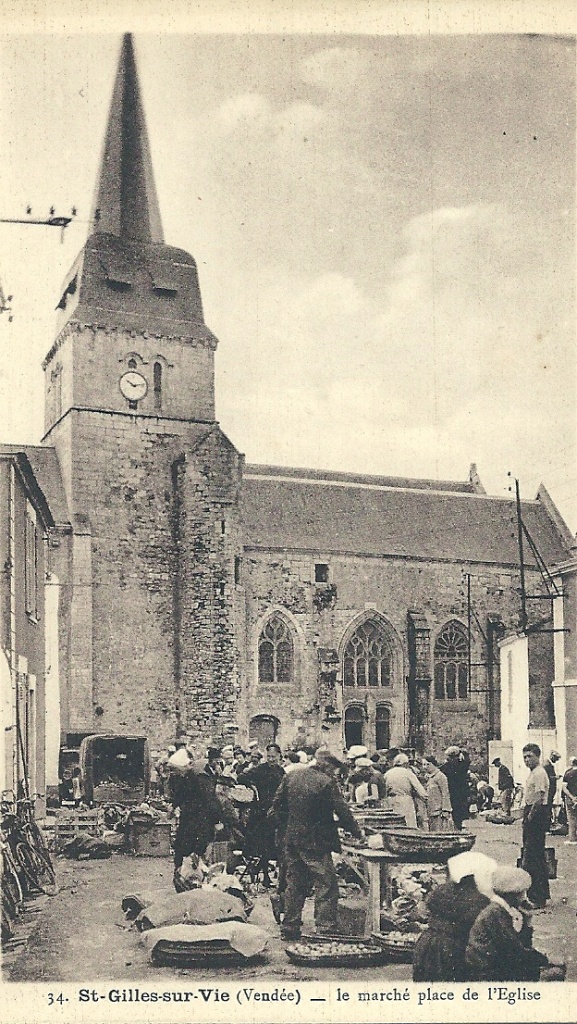 St-Gilles-sur-Vie, place du marché près de l'église.