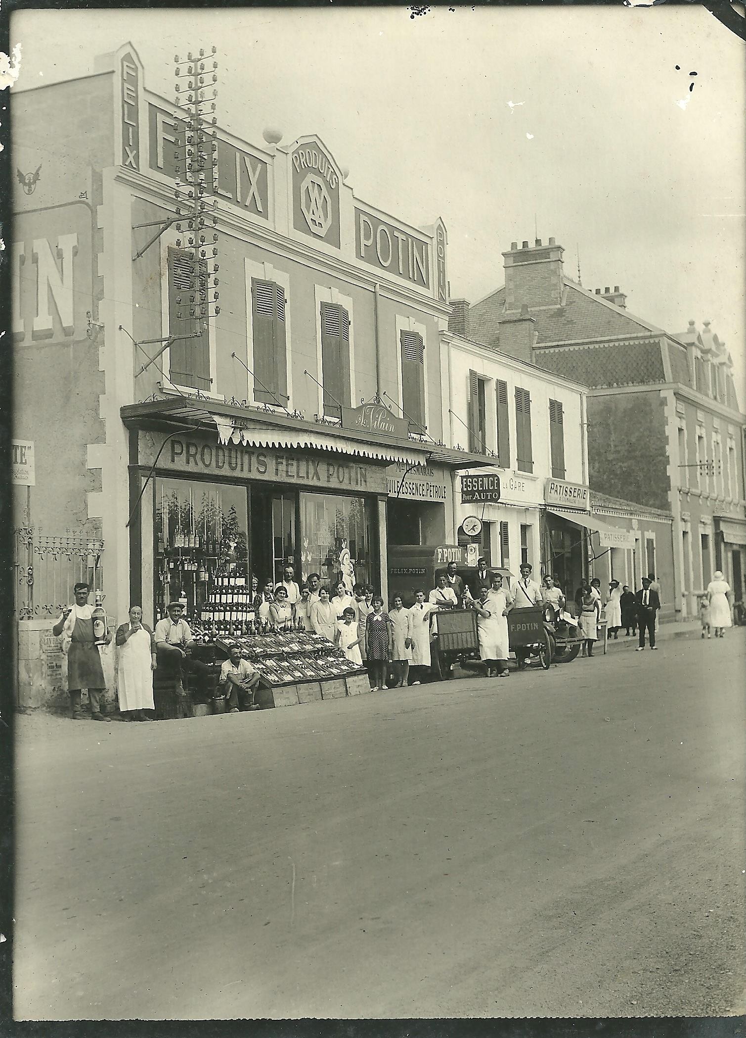 Croix-de-Vie, magasins Félix Potin.