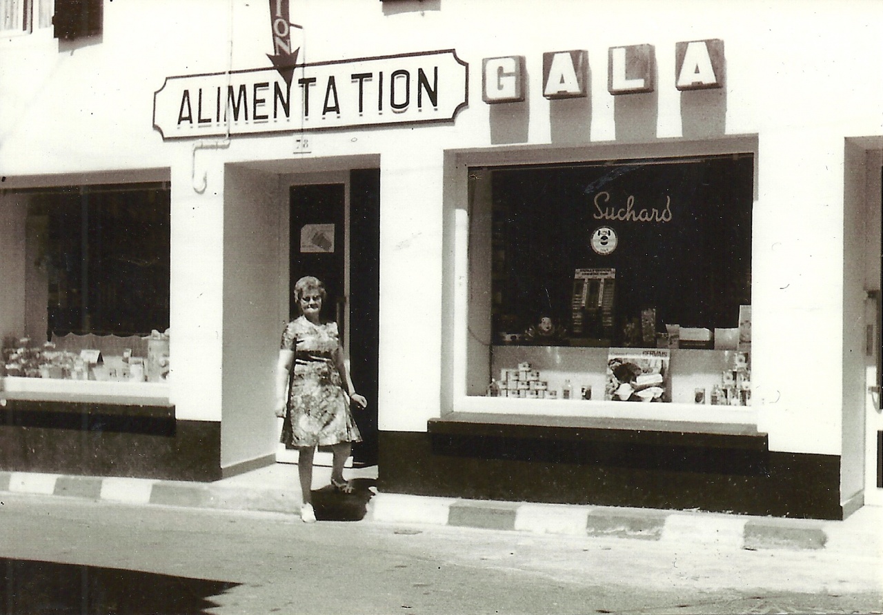 St-Gilles-sur-Vie, épicerie Averty dans les années 1960.