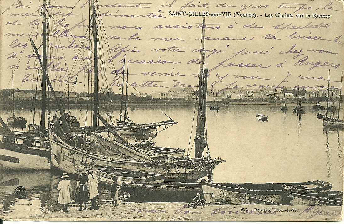 Saint-Gilles-sur-Vie, les chalets sur la rivière.