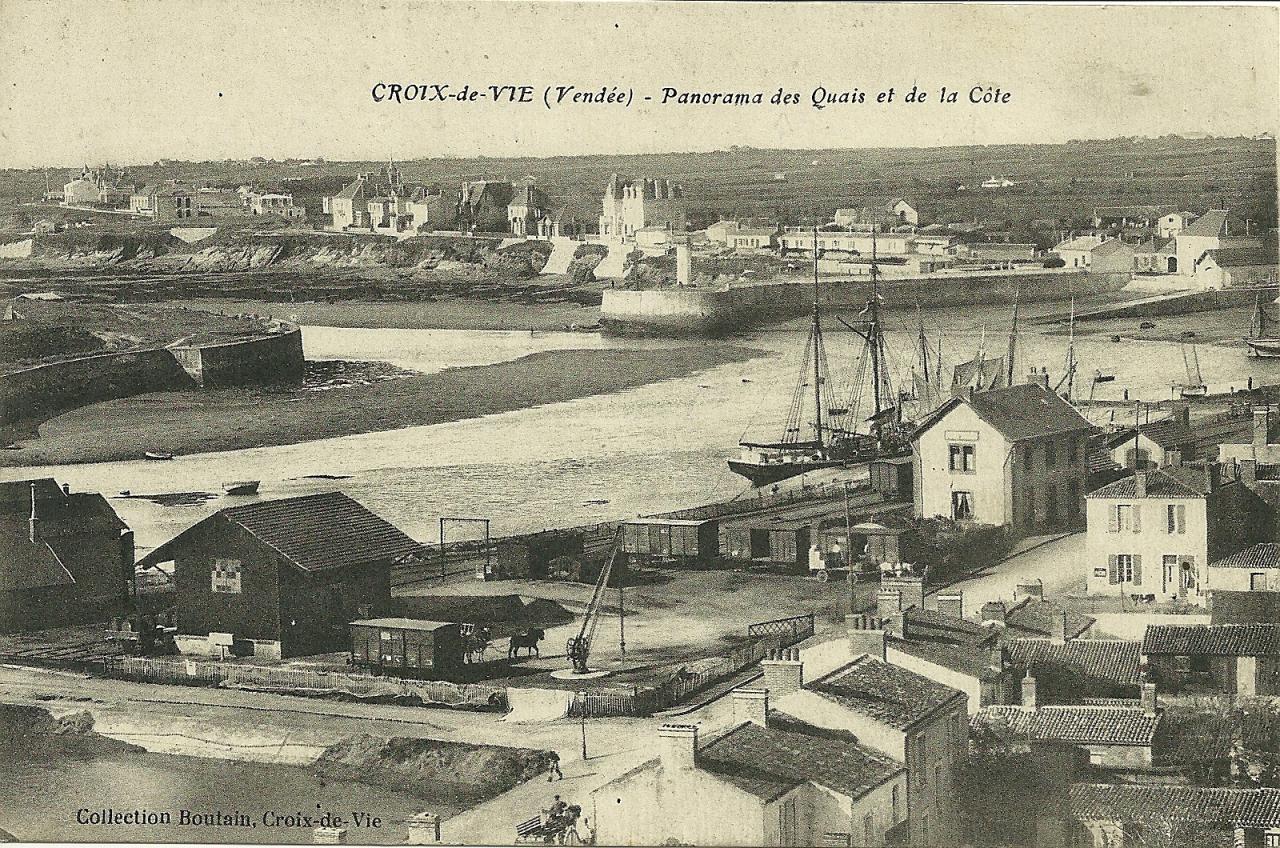 Croix-de-Vie, panorama des quais et de la côte.