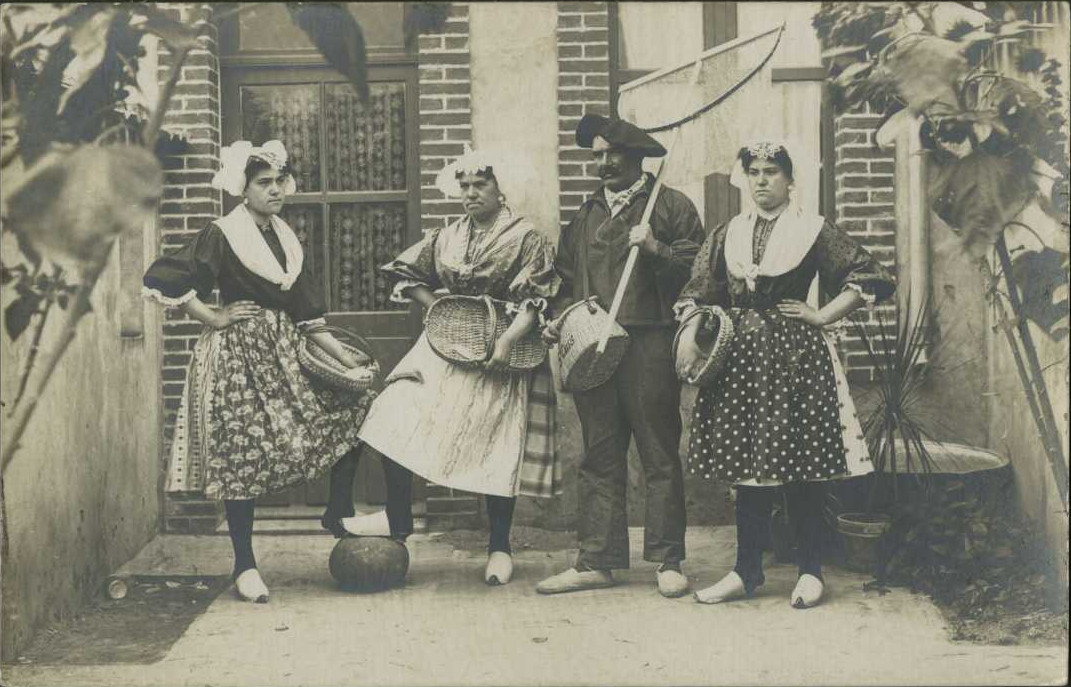Croix-de-Vie, costumes traditionnels.