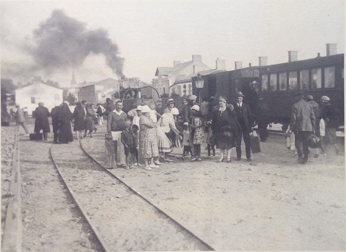 Gare de Croix-de-Vie, arrivée du train des Sables.