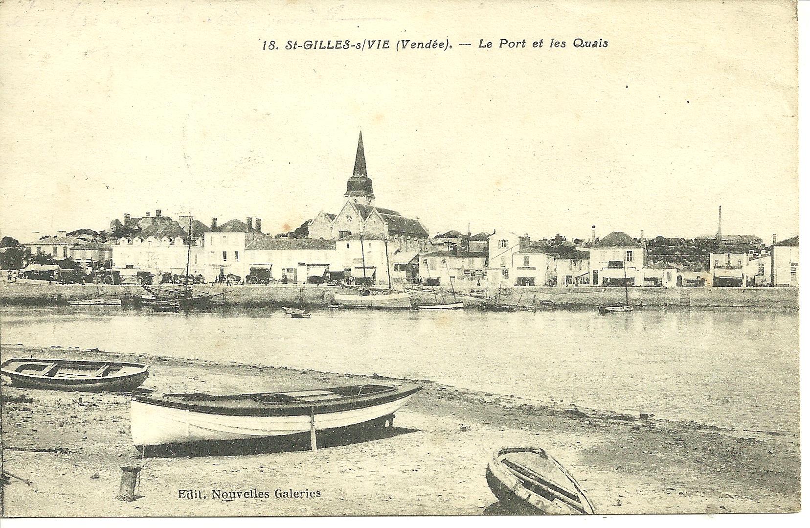 Saint-Gilles-sur-Vie, vue sur le quai et le port.