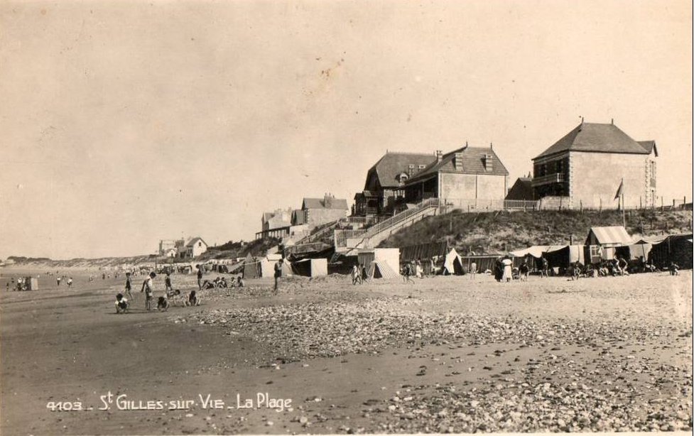St-Gilles-sur-Vie, la plage, le casino et les villas.