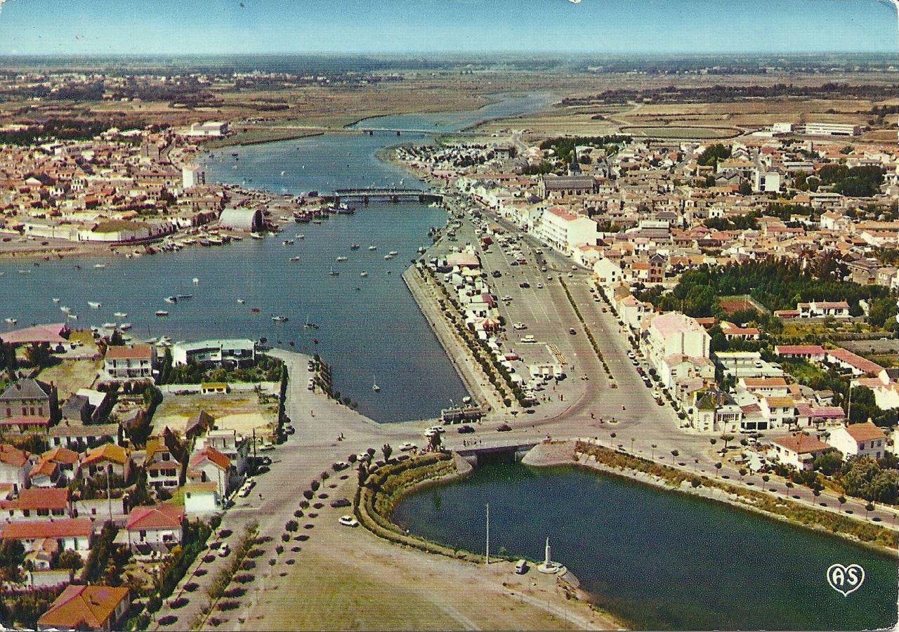 St-Gilles-Croix-de-Vie, le port et la rivière la Vie.