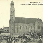 Croix-de-Vie, l'église, la place du marché.