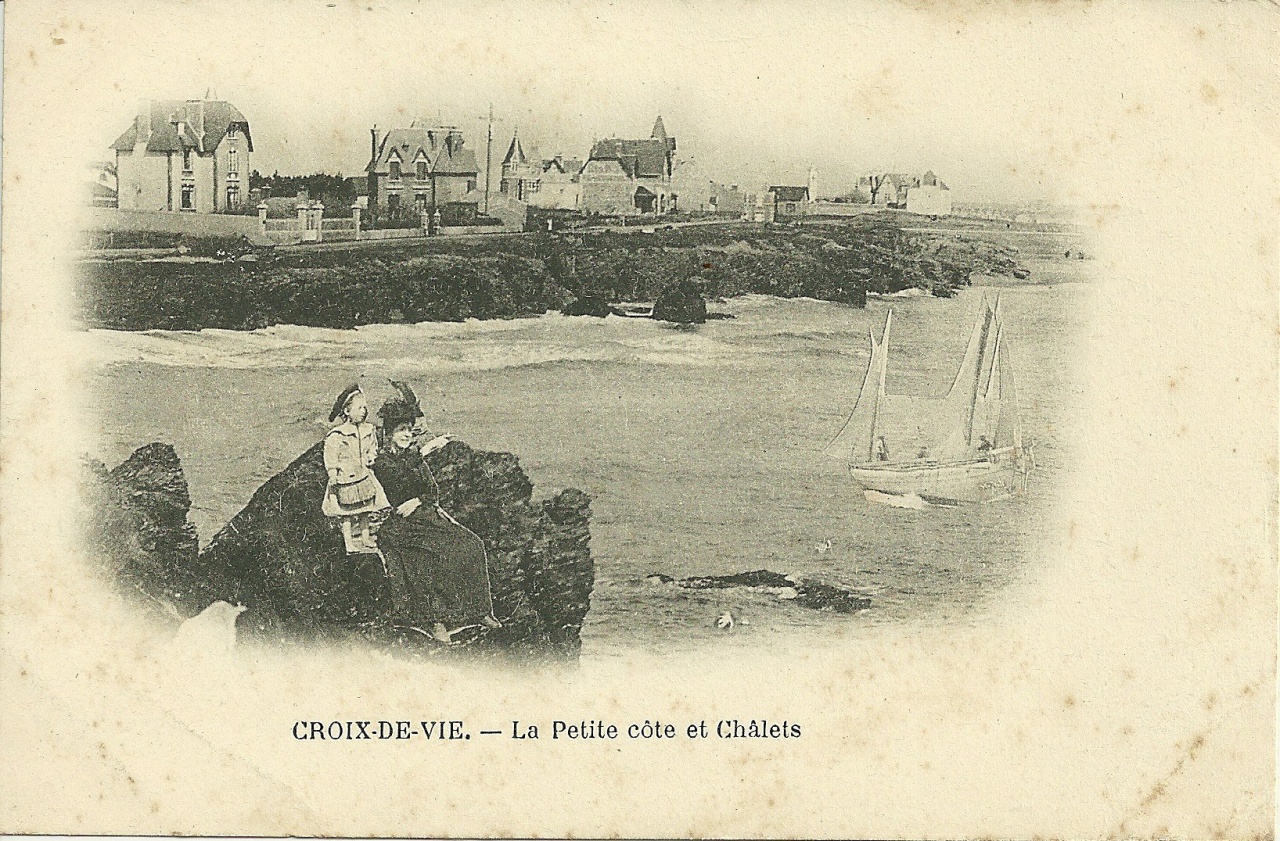 Croix-de-Vie, la petite côte et les chalets.