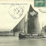 St-Gilles-Croix-de-Vie, dundee rentrant au port.