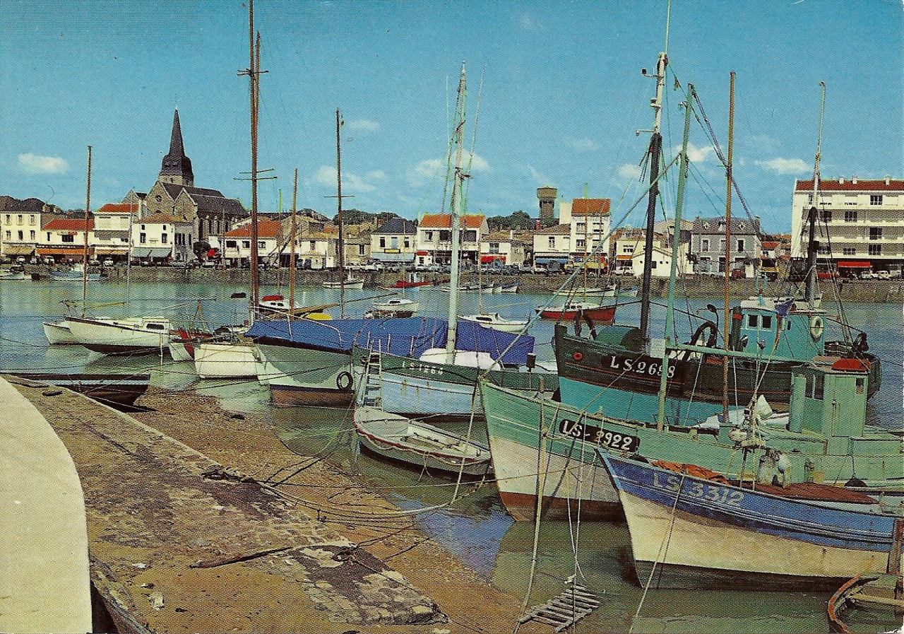 St-Gilles-sur-Vie, les bateaux à quai.