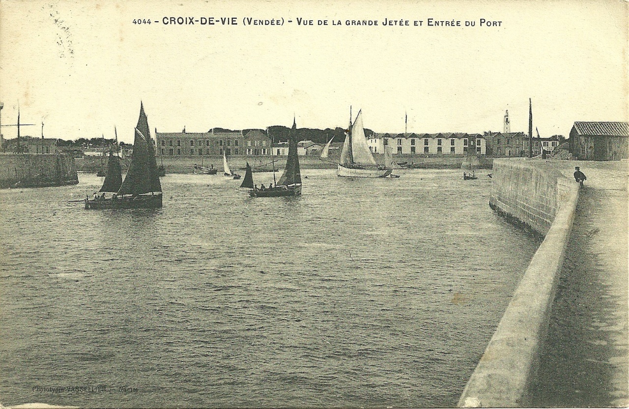 St-Gilles-Croix-de-Vie, vue de la grande jetée.
