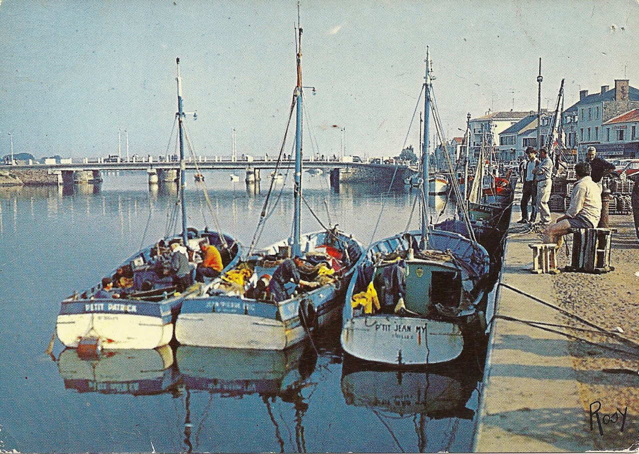 St-Gilles-sur-Vie, le port et le quai.