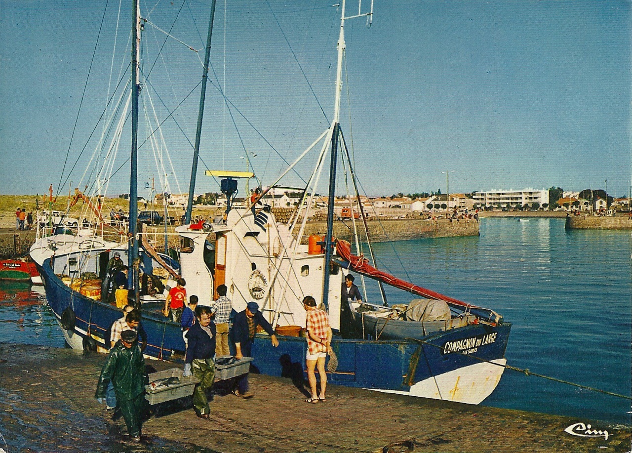 St-Gilles-Croix-de-Vie, le port de pêche, arrivée de la marée.
