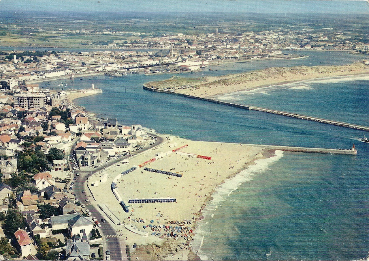 St-Gilles-Croix-de-Vie, vue d'ensemble et du port.