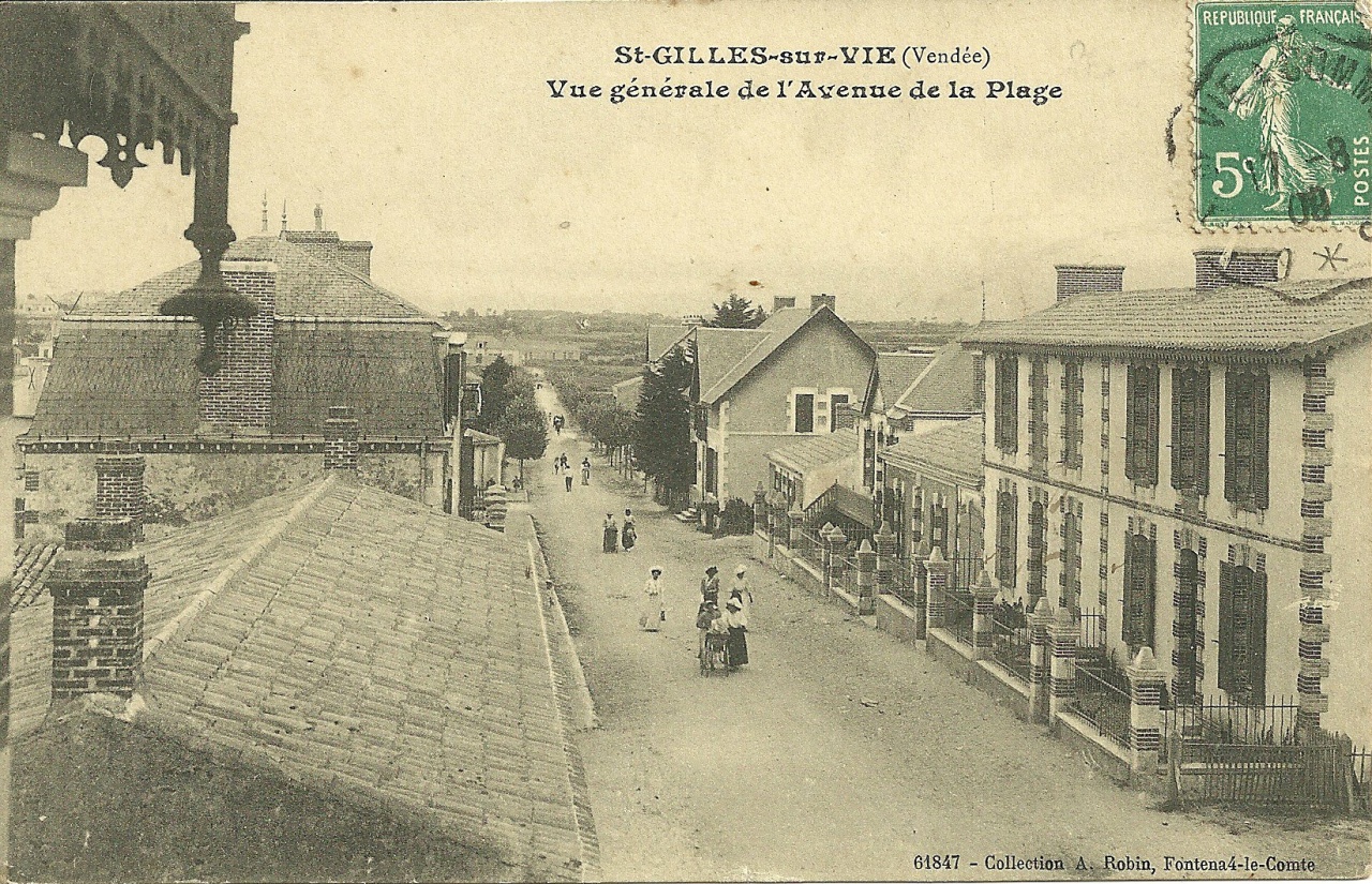 St-Gilles-sur-Vie, vue générale de l'avenue de la plage.
