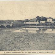St-Gilles-sur-Vie, vue du pont et les dunes de la Garenne de Retz.