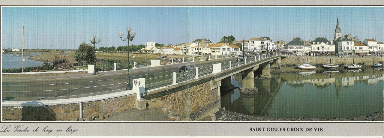 St-Gilles-Croix-de-Vie, le pont et le port.