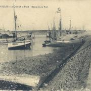 St-Gilles-sur-Vie, le quai et le pont. Barques au port.