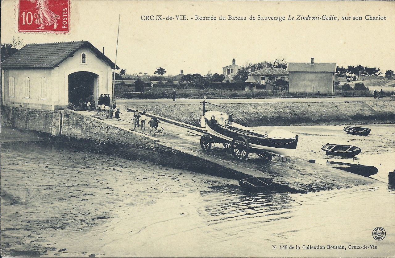 Croix-de-Vie, rentrée du bateau de sauvetage.