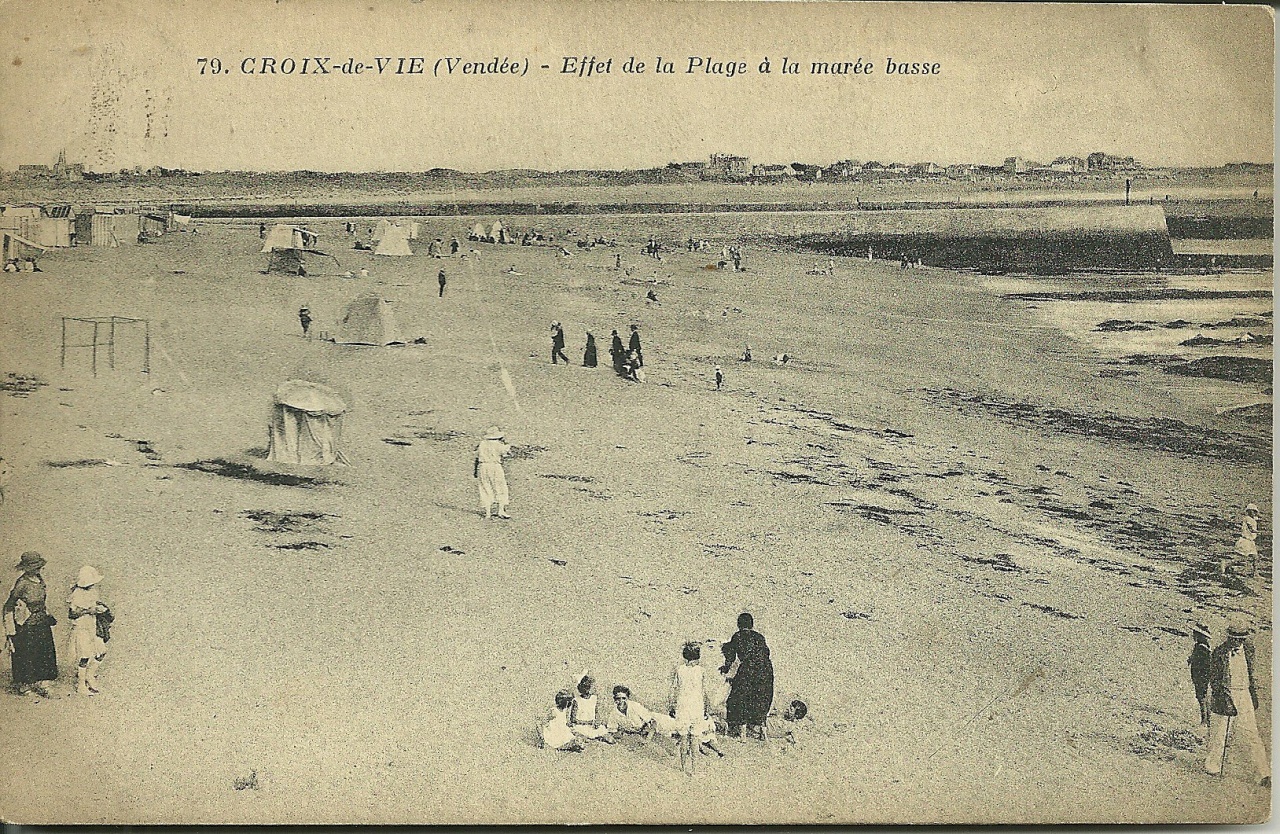 Croix-de-Vie, effet de la plage à marée basse.