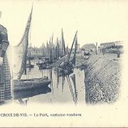 Croix-de-Vie, le port costume vendéen.