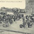 Croix-de-Vie, la place de l'église, un jour de marché.
